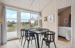 3 Bedroom Cozy Home In Lundby