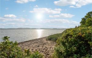 2 Bedroom Gorgeous Home In Højslev