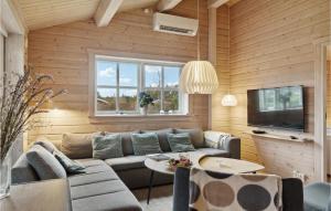 Amazing Home In Væggerløse With Sauna