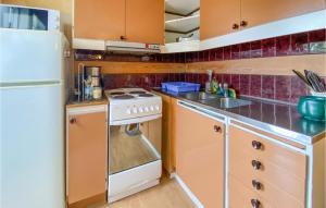 1 Bedroom Amazing Apartment In Ljungby