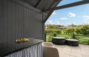 Cozy Home In Hemmet With Kitchen