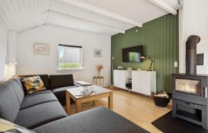 Cozy Home In Hemmet With Kitchen