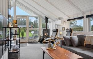 Amazing Home In Tarm With Wifi