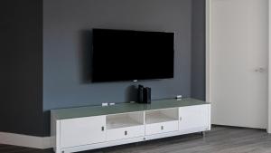 Spacious Resort style 2Bedroom 2Bath Oasis Pool Gym Desert Ridge