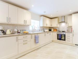 Ty Arth - Uk31652