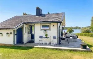 Cozy Home In Sexdrega With Lake View - Svenljunga