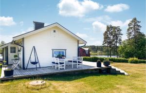 Cozy Home In Sexdrega With Lake View