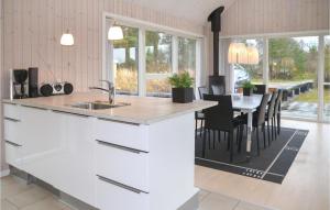 Three-Bedroom Holiday Home In Blavand