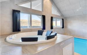 Cozy Home In Hvide Sande With Wifi