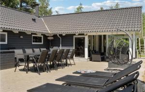 Lovely Home In Væggerløse With Kitchen