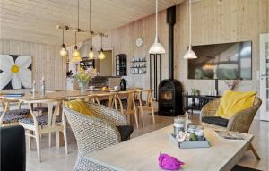 Lovely Home In Væggerløse With Kitchen