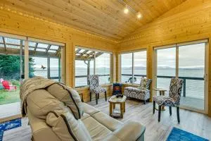 Deck and Panoramic Views Bayfront House in Homer! - Anchor Point