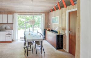 Three-Bedroom Holiday Home In Glesborg