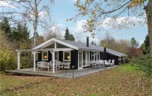 3 Bedroom Pet Friendly Home In Hornbæk - Tikøb