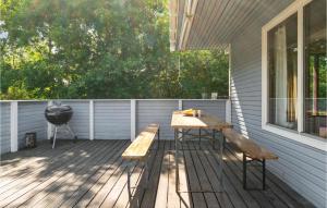 Beautiful Home In Ørsted With Wifi