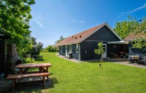 3 Bedroom Lovely Home In Store Fuglede