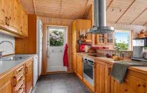 3 Bedroom Lovely Home In Store Fuglede