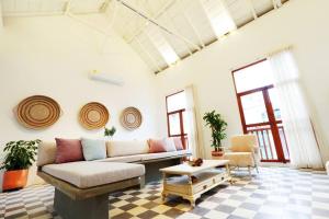 Casa Bruna, Aldaba Selection