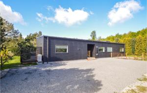 Amazing Home In Væggerløse With Wifi