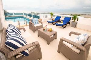 Casa Solarium, Aldaba Selection