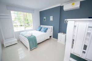 Casa Solarium, Aldaba Selection