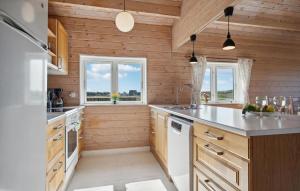Three-Bedroom Holiday Home In Ulfborg