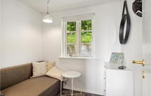 2 Bedroom Awesome Home In Haarby