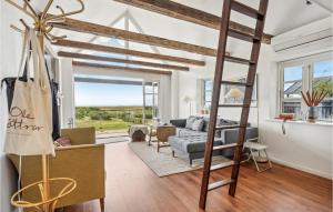 2 Bedroom Awesome Home In Haarby