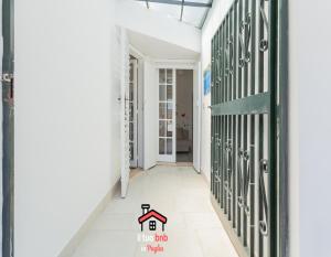 Casa Bianca bnb,Big Terrace,10 min Airport Beaches