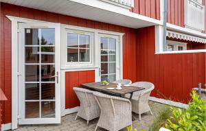 Three-Bedroom Holiday Home In Blavand