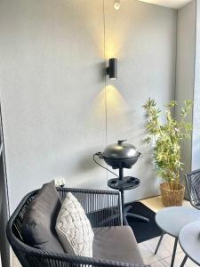 Little Lane Apartments Comfortable, Chic New Apartment in Heart Of Fremantle Features Large balcony & Free car bay