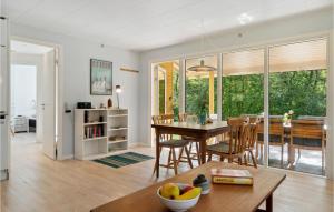 3 Bedroom Awesome Home In Aakirkeby