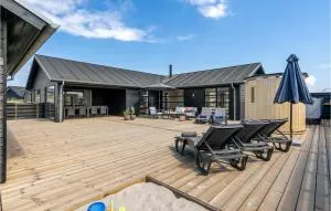 Awesome Home In Hvide Sande With Sauna - 比耶勒高
