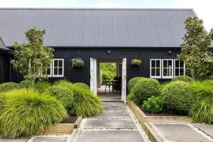 Hawthorn Cottage - Deluxe Private Guesthouse - Tamahere