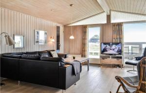 Four-Bedroom Holiday Home In Hvide Sande