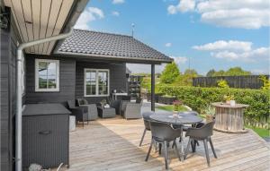 Cozy Home In Juelsminde With Wifi