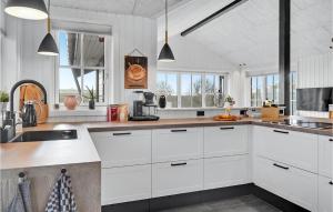 Cozy Home In Juelsminde With Wifi