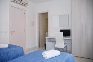 Zweibettzimmer mit Balkon