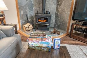 Granite Ridge Getaway Chill Deck Vibes AC