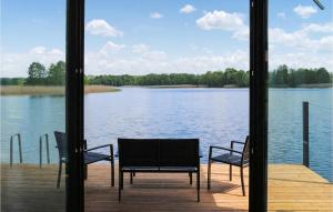 2 Bedroom Gorgeous Ship In Kruklanki