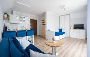 1 Bedroom Amazing Apartment In Darlówko - Russhagen