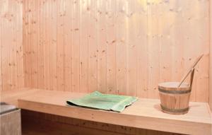 Four-Bedroom Holiday Home In Dronningmolle