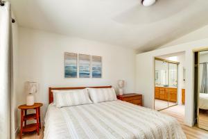 Water-View Home w Hot Tub in Lake Elsinore!