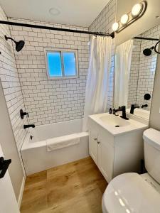 Joslyn 5-One Bdrm walk to UNMC