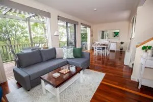 Villa Paradiso - 2 Bedroom Private Villa located within Cypress Lakes Resort - Cessnock