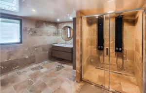 Maisons de vacances Stunning Home In Pardailhan : photos des chambres