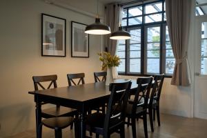 Rosie Home, 4BR opposite One Nimman by Beginning with