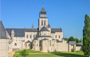 Maisons de vacances Stunning Home In Fontaine Guerin : photos des chambres