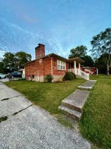 Spacious house in Highview - 谢泼兹维尔