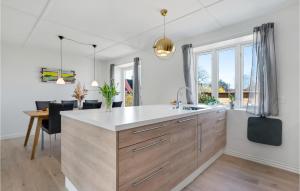 3 Bedroom Awesome Home In Samsø